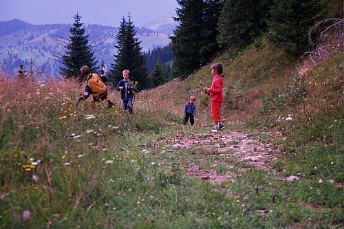 © R.Thiel
Die Kinder
August 2002
Rumänienfotos