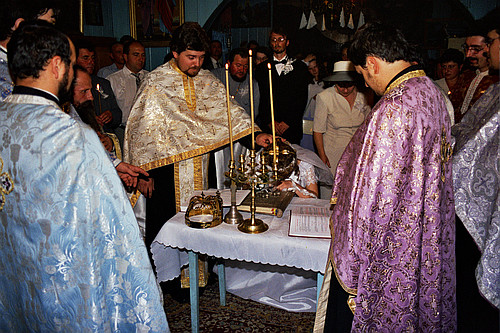 © <a href='http://rtol.de' title='Dynamische Webseiten mit (X)HTML, PHP, MySQL und CSS für Ihren Internet-Auftritt' target='_blank'>Thiel-IT</a>
Orthodoxe Hochzeit
August 2002
Rumänienfotos