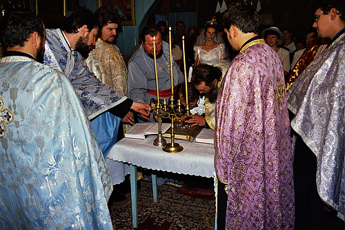 © <a href='http://rtol.de' title='Dynamische Webseiten mit (X)HTML, PHP, MySQL und CSS für Ihren Internet-Auftritt' target='_blank'>Thiel-IT</a>
Orthodoxe Hochzeit
August 2002
Rumänienfotos