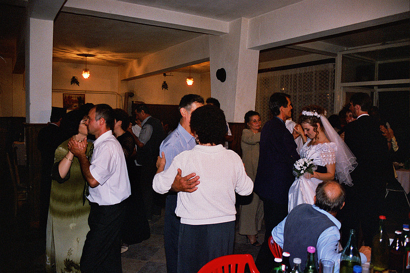 © <a href='http://rtol.de' title='Dynamische Webseiten mit (X)HTML, PHP, MySQL und CSS für Ihren Internet-Auftritt' target='_blank'>Thiel-IT</a>
Orthodoxe Hochzeit
August 2002
Rumänienfotos