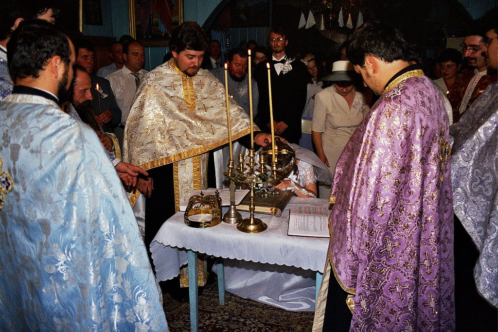 © <a href='http://rtol.de' title='Dynamische Webseiten mit (X)HTML, PHP, MySQL und CSS für Ihren Internet-Auftritt' target='_blank'>Thiel-IT</a>
Orthodoxe Hochzeit
August 2002
Rumänienfotos
