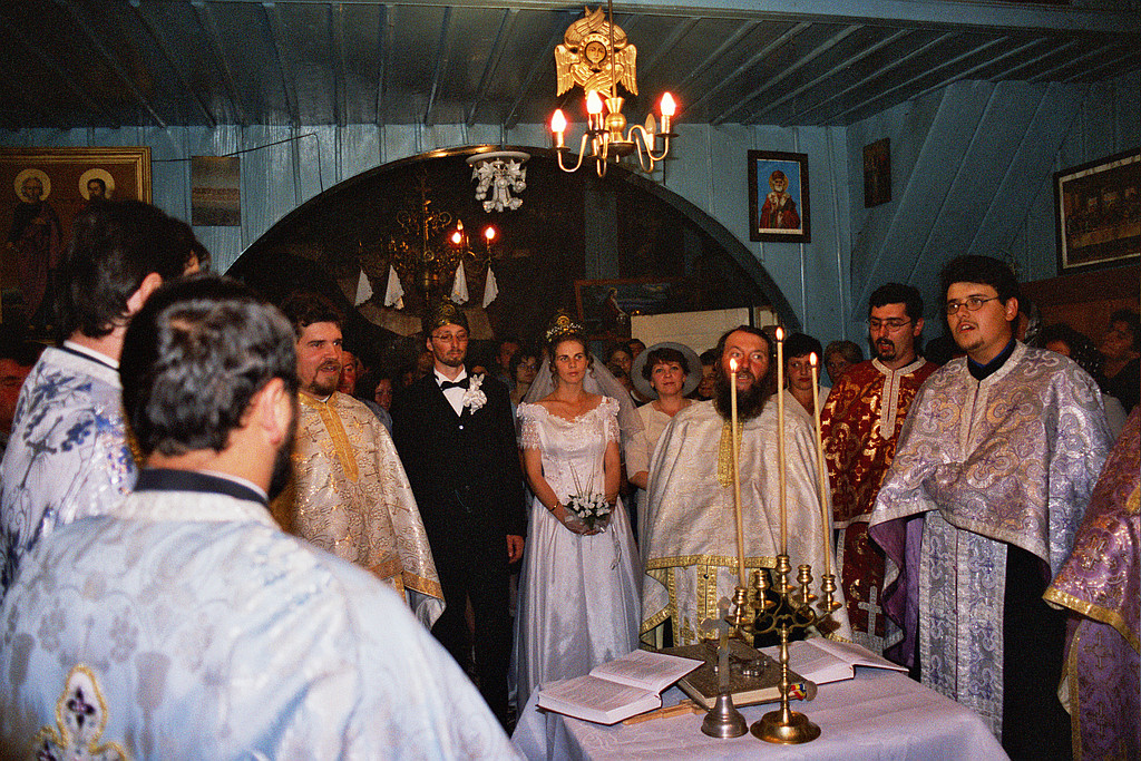 © <a href='http://rtol.de' title='Dynamische Webseiten mit (X)HTML, PHP, MySQL und CSS für Ihren Internet-Auftritt' target='_blank'>Thiel-IT</a>
Orthodoxe Hochzeit
August 2002
Rumänienfotos