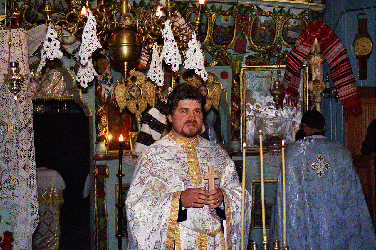 © <a href='http://rtol.de' title='Dynamische Webseiten mit (X)HTML, PHP, MySQL und CSS für Ihren Internet-Auftritt' target='_blank'>Thiel-IT</a>
Orthodoxe Hochzeit
August 2002
Rumänienfotos