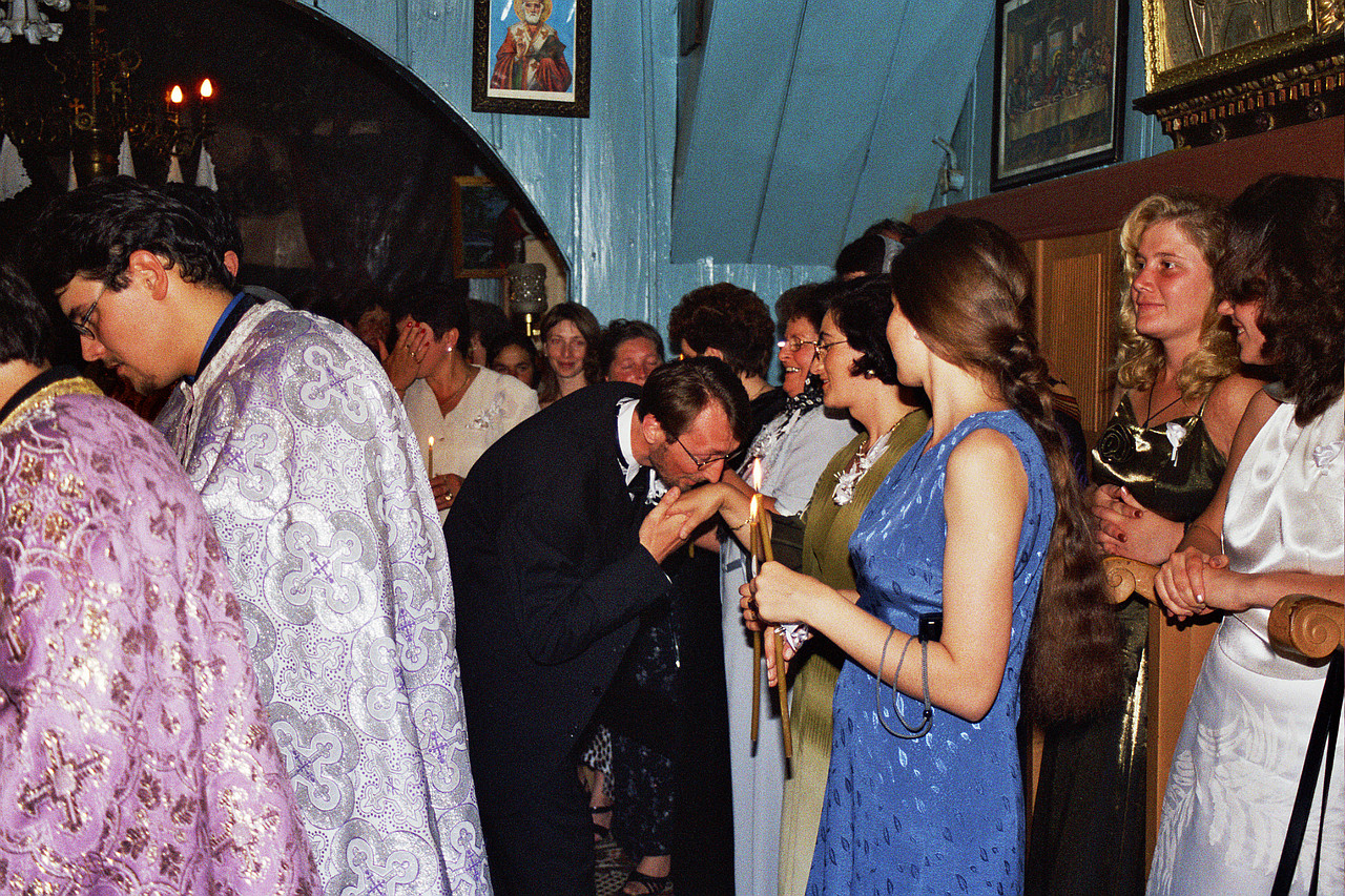 © <a href='http://rtol.de' title='Dynamische Webseiten mit (X)HTML, PHP, MySQL und CSS für Ihren Internet-Auftritt' target='_blank'>Thiel-IT</a>
Orthodoxe Hochzeit
August 2002
Rumänienfotos