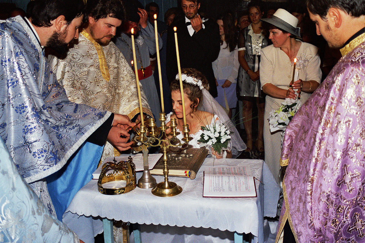 © <a href='http://rtol.de' title='Dynamische Webseiten mit (X)HTML, PHP, MySQL und CSS für Ihren Internet-Auftritt' target='_blank'>Thiel-IT</a>
Orthodoxe Hochzeit
August 2002
Rumänienfotos