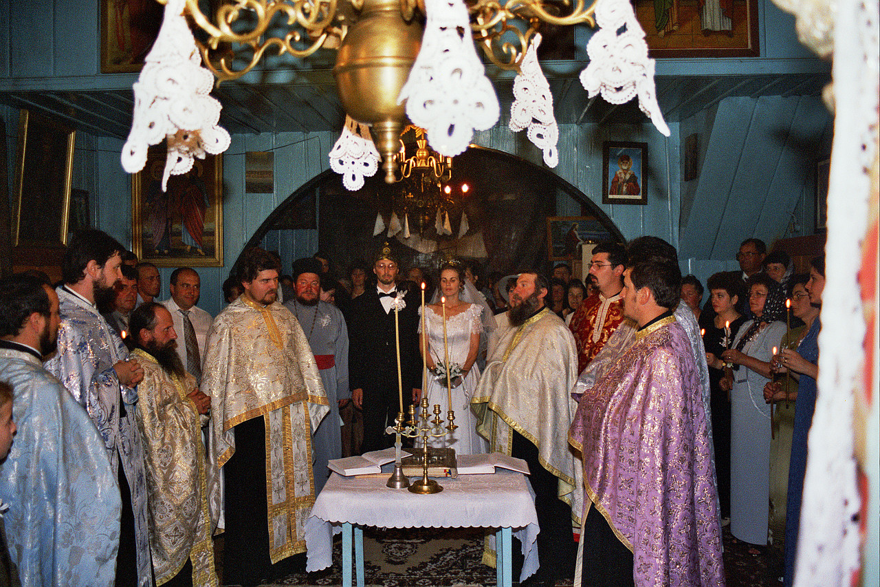 © <a href='http://rtol.de' title='Dynamische Webseiten mit (X)HTML, PHP, MySQL und CSS für Ihren Internet-Auftritt' target='_blank'>Thiel-IT</a>
Orthodoxe Hochzeit
August 2002
Rumänienfotos