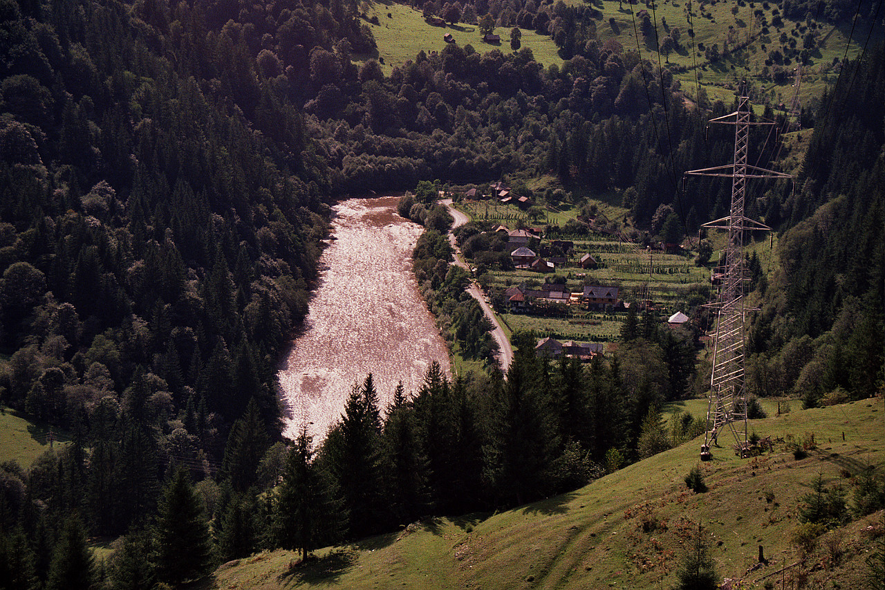 © <a href='http://rtol.de' title='Dynamische Webseiten mit (X)HTML, PHP, MySQL und CSS für Ihren Internet-Auftritt' target='_blank'>Thiel-IT</a>
Holda von oben
August 2002
Rumänienfotos