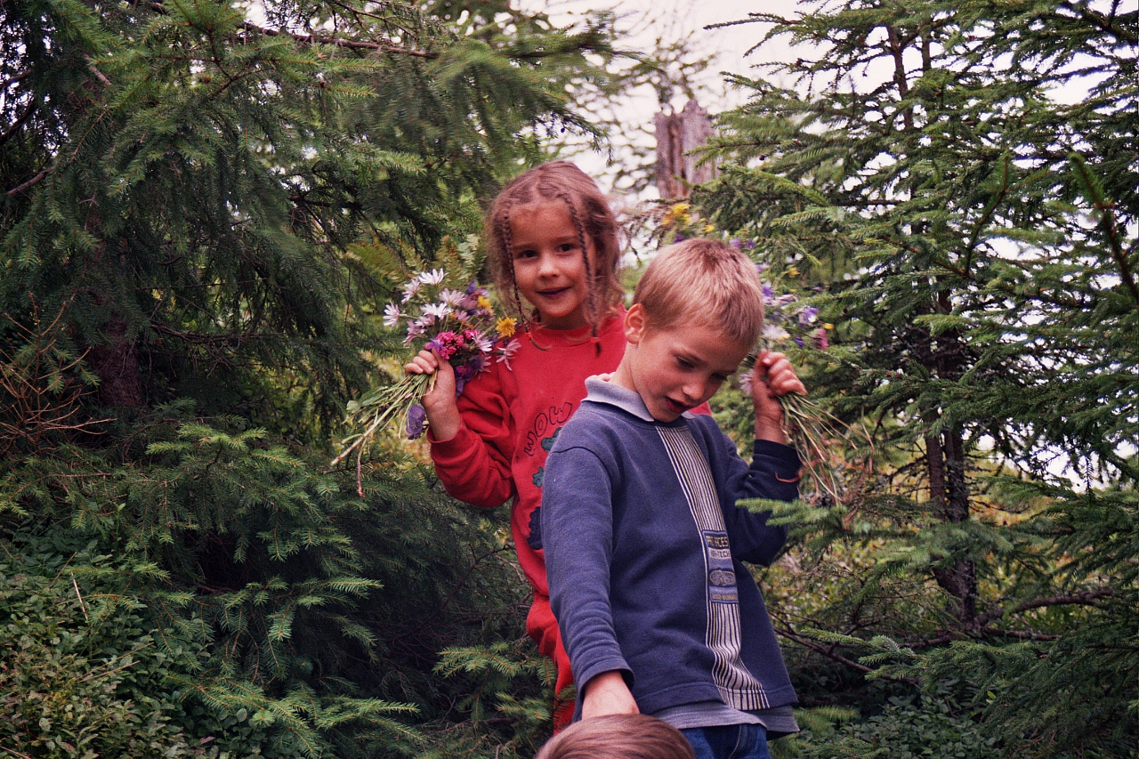 © R.Thiel
Die Kinder
August 2002
Rumänienfotos