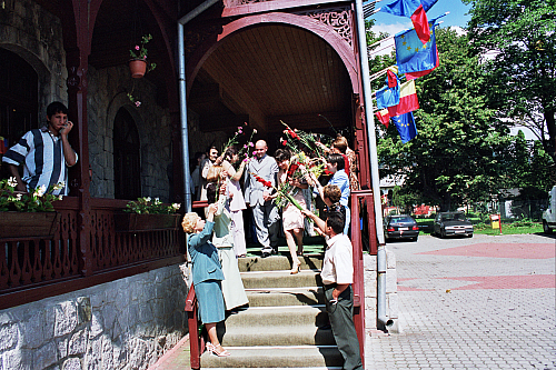 © R.Thiel
Standesamt (Primărie/Rathaus)
Hochzeit in Sinaia/Buşteni/Bucegi
Rumänienfotos