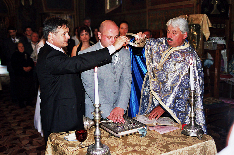 © R.Thiel
Kirche (Biserica)
Hochzeit in Sinaia/Buşteni/Bucegi
Rumänienfotos