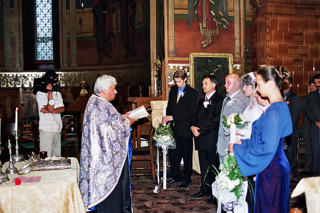 © R.Thiel
Kirche (Biserica)
Hochzeit in Sinaia/Buşteni/Bucegi
Rumänienfotos