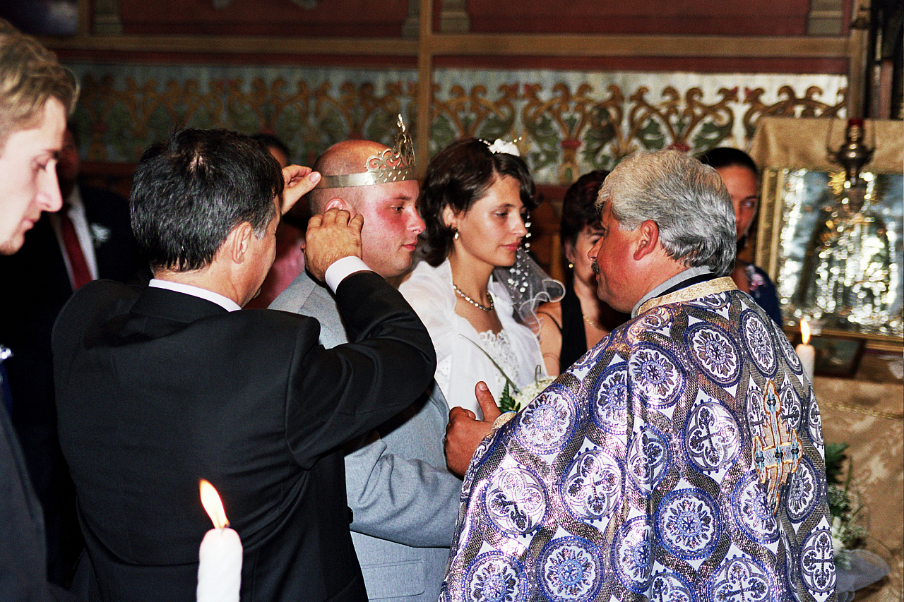 © R.Thiel
Kirche (Biserica)
Hochzeit in Sinaia/Buşteni/Bucegi
Rumänienfotos