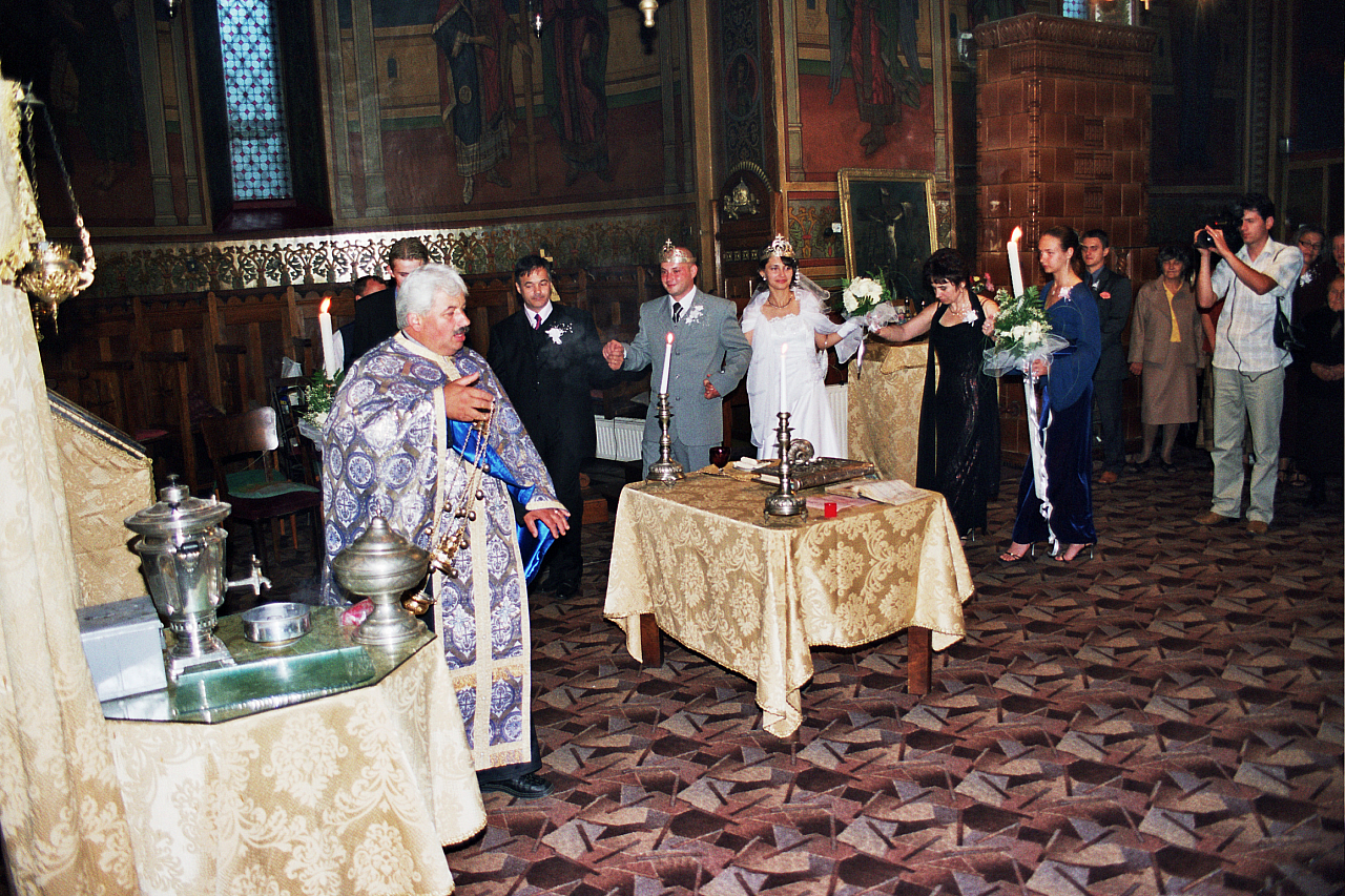 © R.Thiel
Kirche (Biserica)
Hochzeit in Sinaia/Buşteni/Bucegi
Rumänienfotos