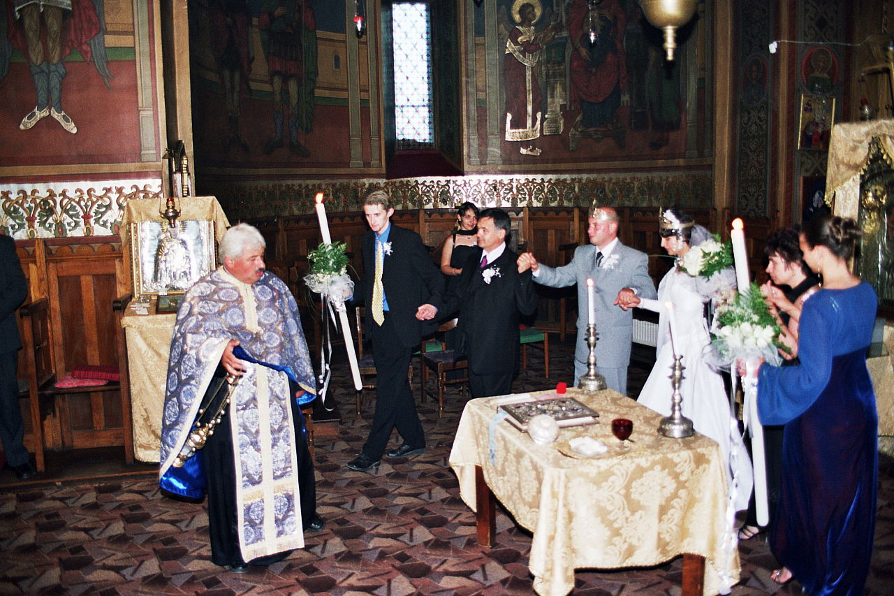 © R.Thiel
Kirche (Biserica)
Hochzeit in Sinaia/Buşteni/Bucegi
Rumänienfotos