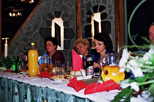 © R.Thiel
Party in der Cabana
Hochzeit in Sinaia/Buşteni/Bucegi
Rumänienfotos