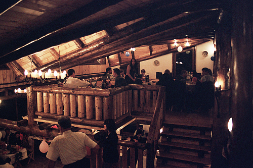 © R.Thiel
Party in der Cabana
Hochzeit in Sinaia/Buşteni/Bucegi
Rumänienfotos