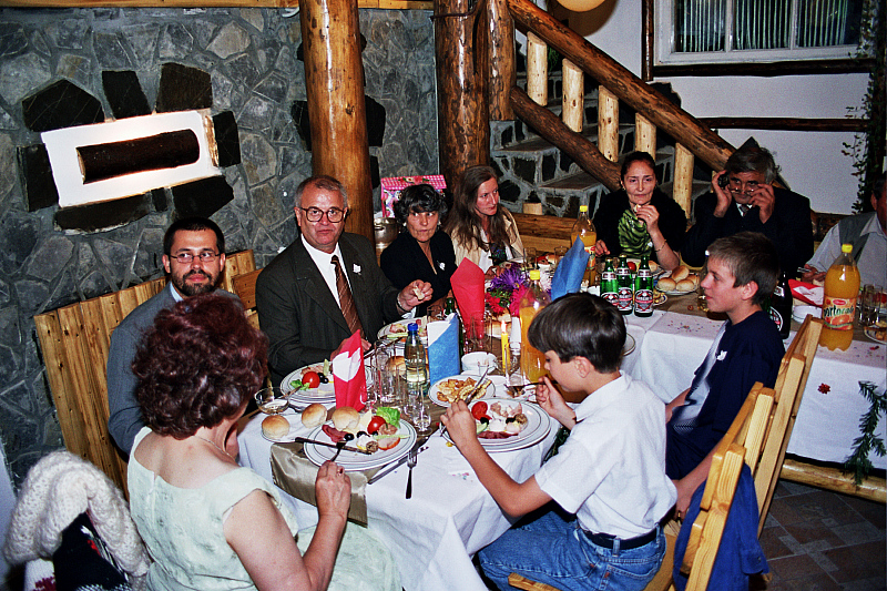 © R.Thiel
Party in der Cabana
Hochzeit in Sinaia/Buşteni/Bucegi
Rumänienfotos