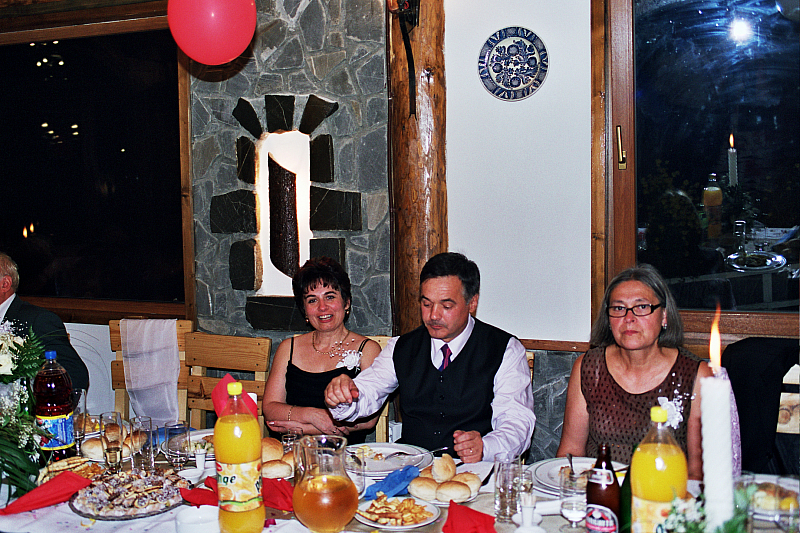 © R.Thiel
Party in der Cabana
Hochzeit in Sinaia/Buşteni/Bucegi
Rumänienfotos